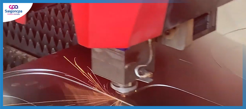 Chuyên gia công cắt và khắc laser trên kim loại